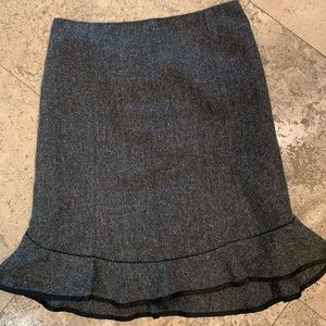 Gap tweed ruffle skirt